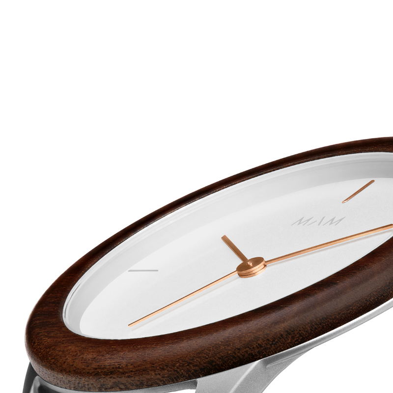 Armbanduhr aus Holz und Edelsthal