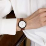 Armbanduhr aus Holz und Edelstahl